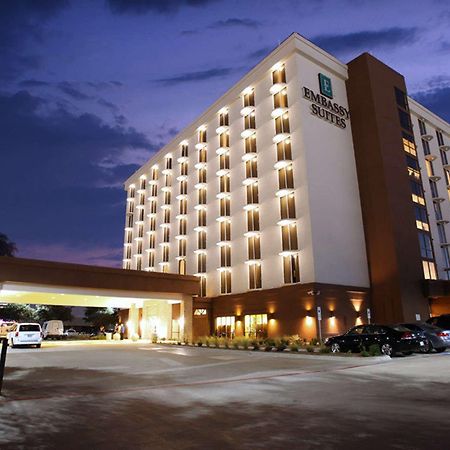 Embassy Suites By Hilton Dallas Market Center Exterior photo